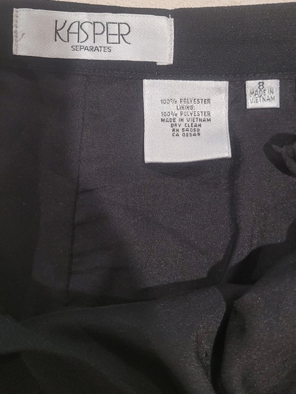 Kasper Black Pleated Lightweight Skirt Size 8 Shoud have one in your closet!!! - Picture 5 of 5